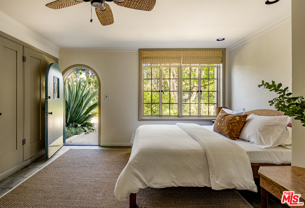 2250 North Berendo Street Los Angeles, CA 90027 - Photo 47 of 64