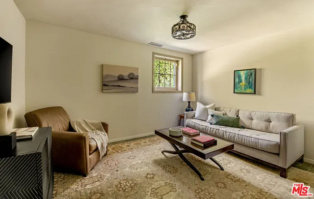 $6,297,000 | 2250 North Berendo Street, Los Angeles, CA 90027