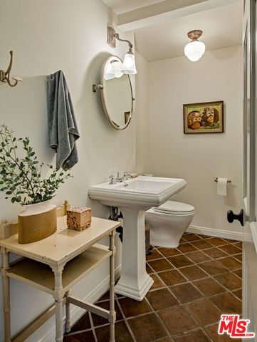 a view of a garden with pathway