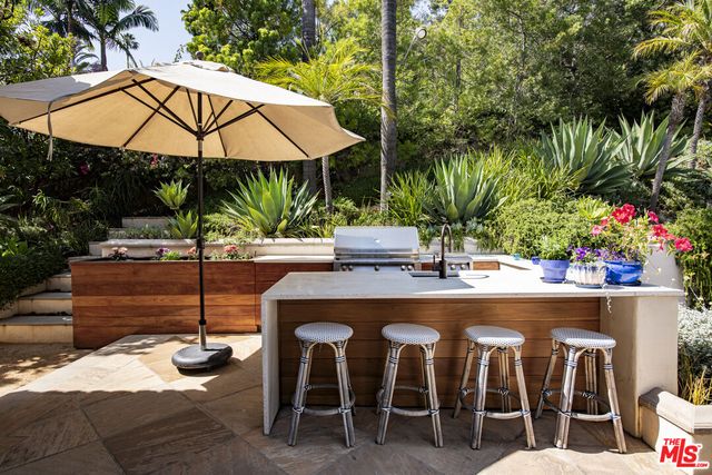 $5,272,000 | 2250 North Berendo Street, Los Angeles, CA 90027