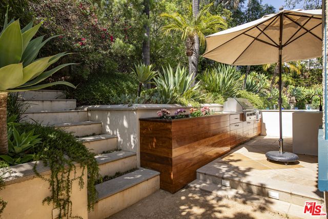 $5,272,000 | 2250 North Berendo Street, Los Angeles, CA 90027