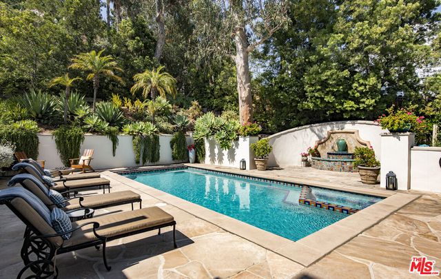 $5,272,000 | 2250 North Berendo Street, Los Angeles, CA 90027