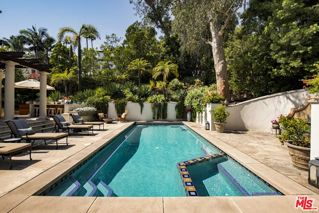 $6,297,000 | 2250 North Berendo Street, Los Angeles, CA 90027