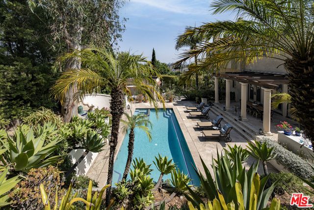 $5,272,000 | 2250 North Berendo Street, Los Angeles, CA 90027