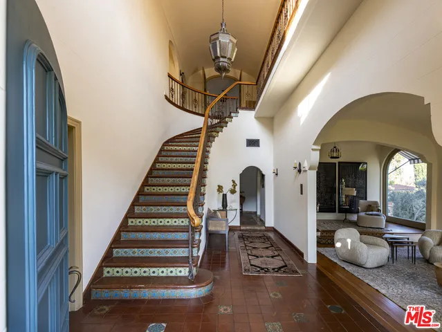 $6,297,000 | 2250 North Berendo Street, Los Angeles, CA 90027