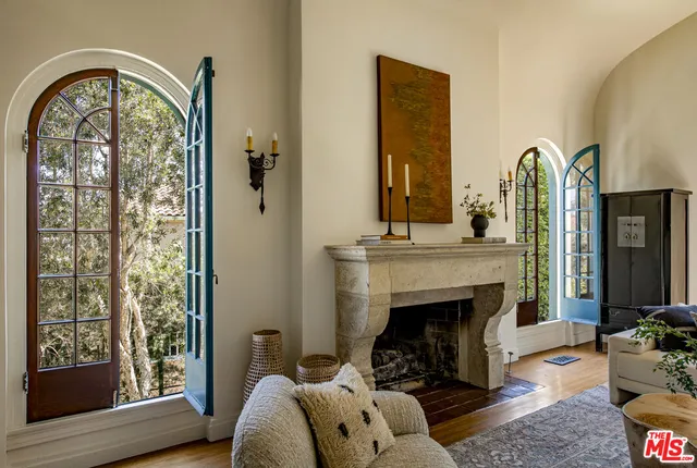 $6,297,000 | 2250 North Berendo Street, Los Angeles, CA 90027