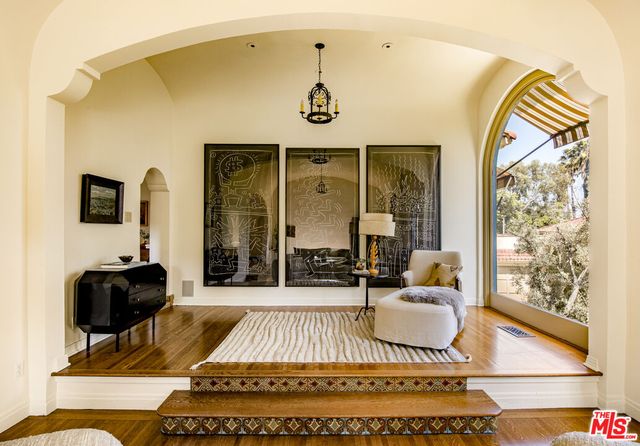 a view of entryway and hall