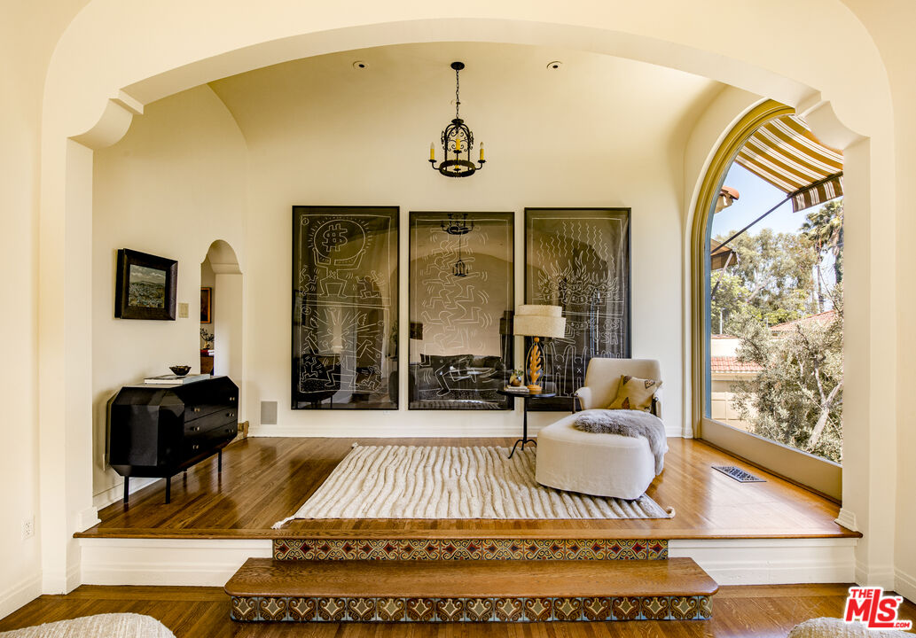 2250 North Berendo Street Los Angeles, CA 90027 - Photo 10 of 64