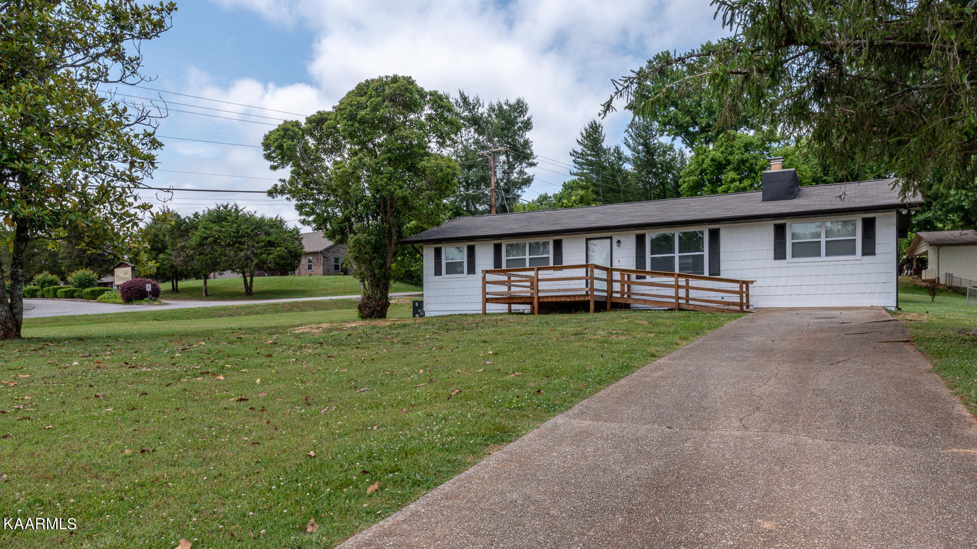 1746 Scott Road Louisville, TN 37777 - Photo 1 of 45 Gallery Image 1
