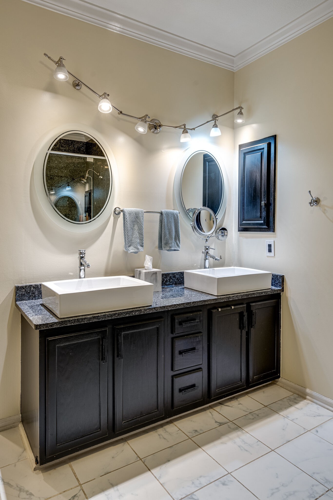 231 Green Harbor Road, Unit 141 Old Hickory, TN 37138 - Photo 23 of 40 a bathroom with a double vanity sink and a mirror