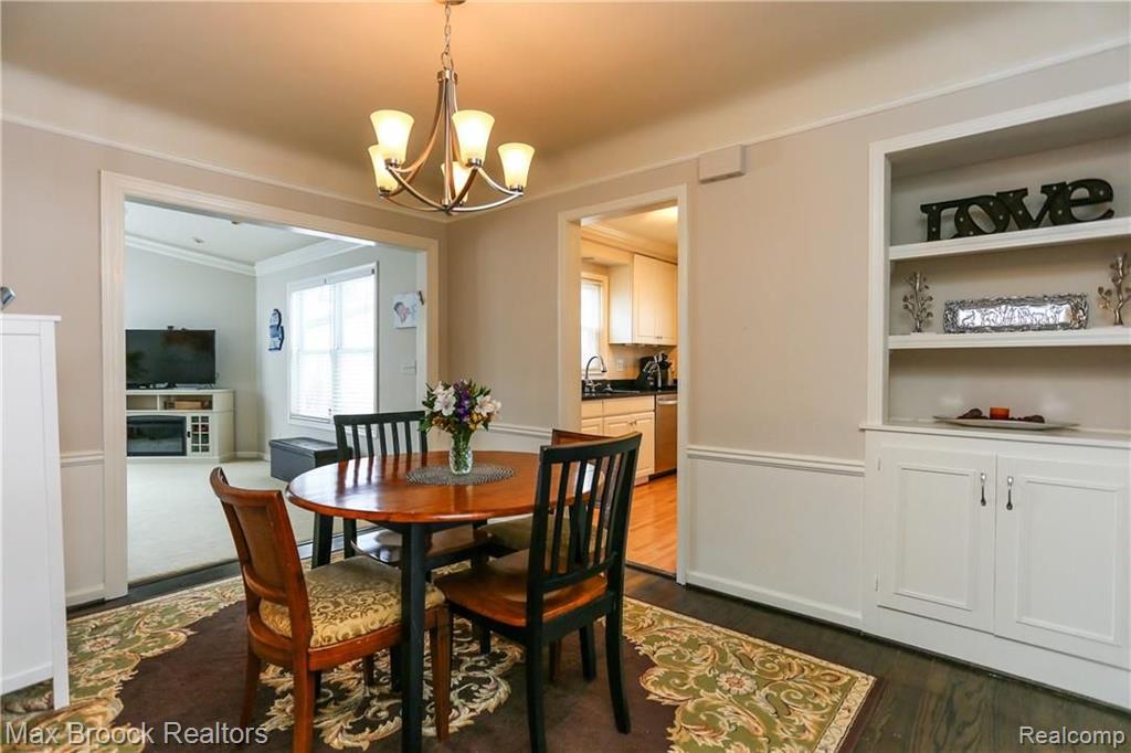 1271 Cambridge Road Berkley, MI 48072 - Photo 6 of 36