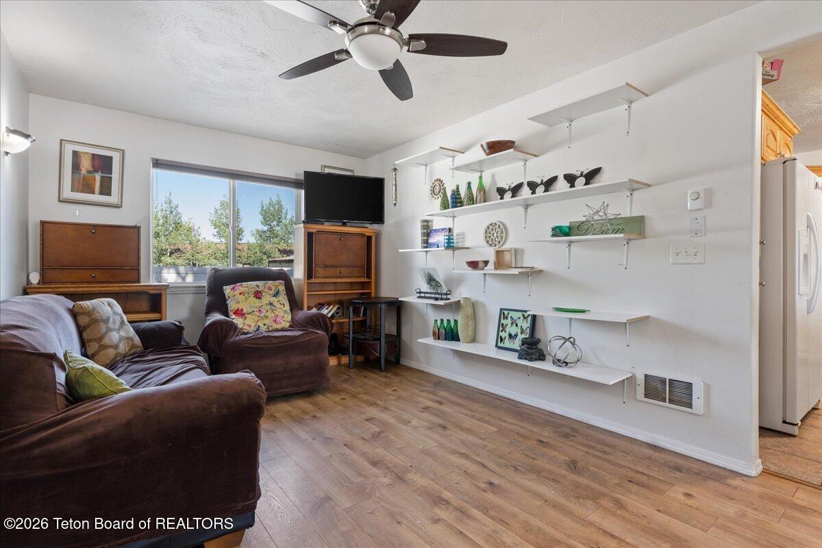 30 Cedron Road, Unit 7 Victor, ID 83455 - Photo 18 of 33 Living