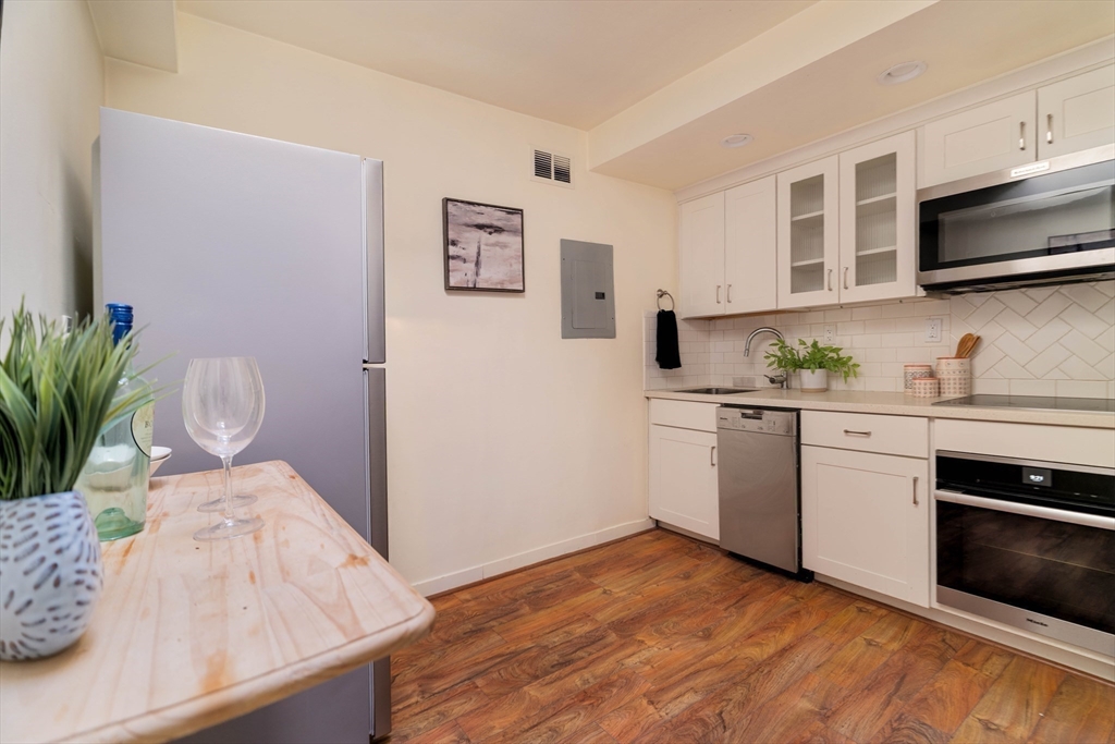 169 Commonwealth Avenue, Unit 5 Boston, MA 02116 - Photo 19 of 31