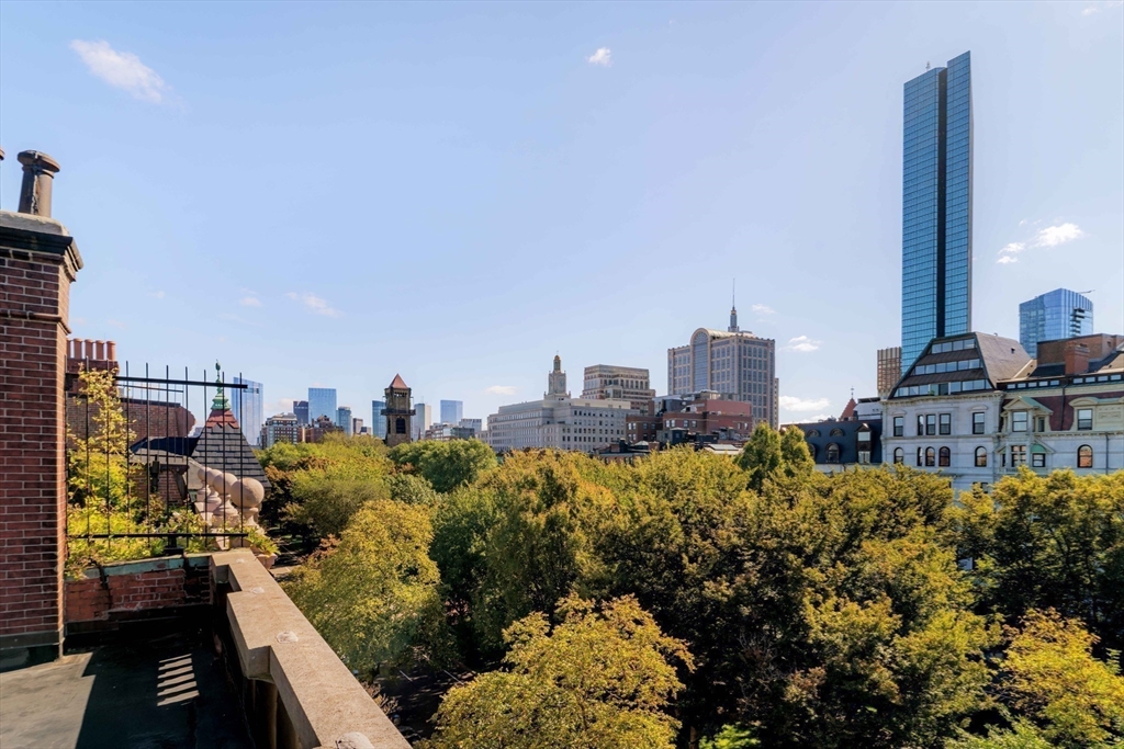 169 Commonwealth Avenue, Unit 5 Boston, MA 02116 - Photo 26 of 31 a view of a city