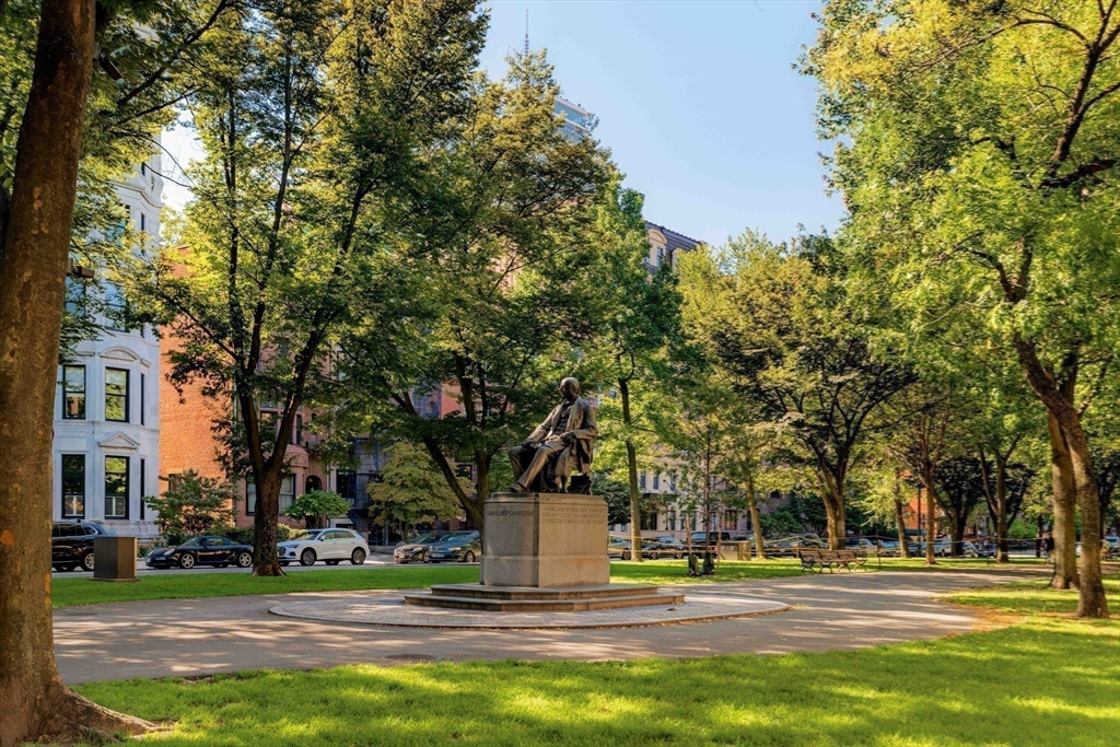 169 Commonwealth Avenue, Unit 5 Boston, MA 02116 - Photo 27 of 31 a view of a city view
