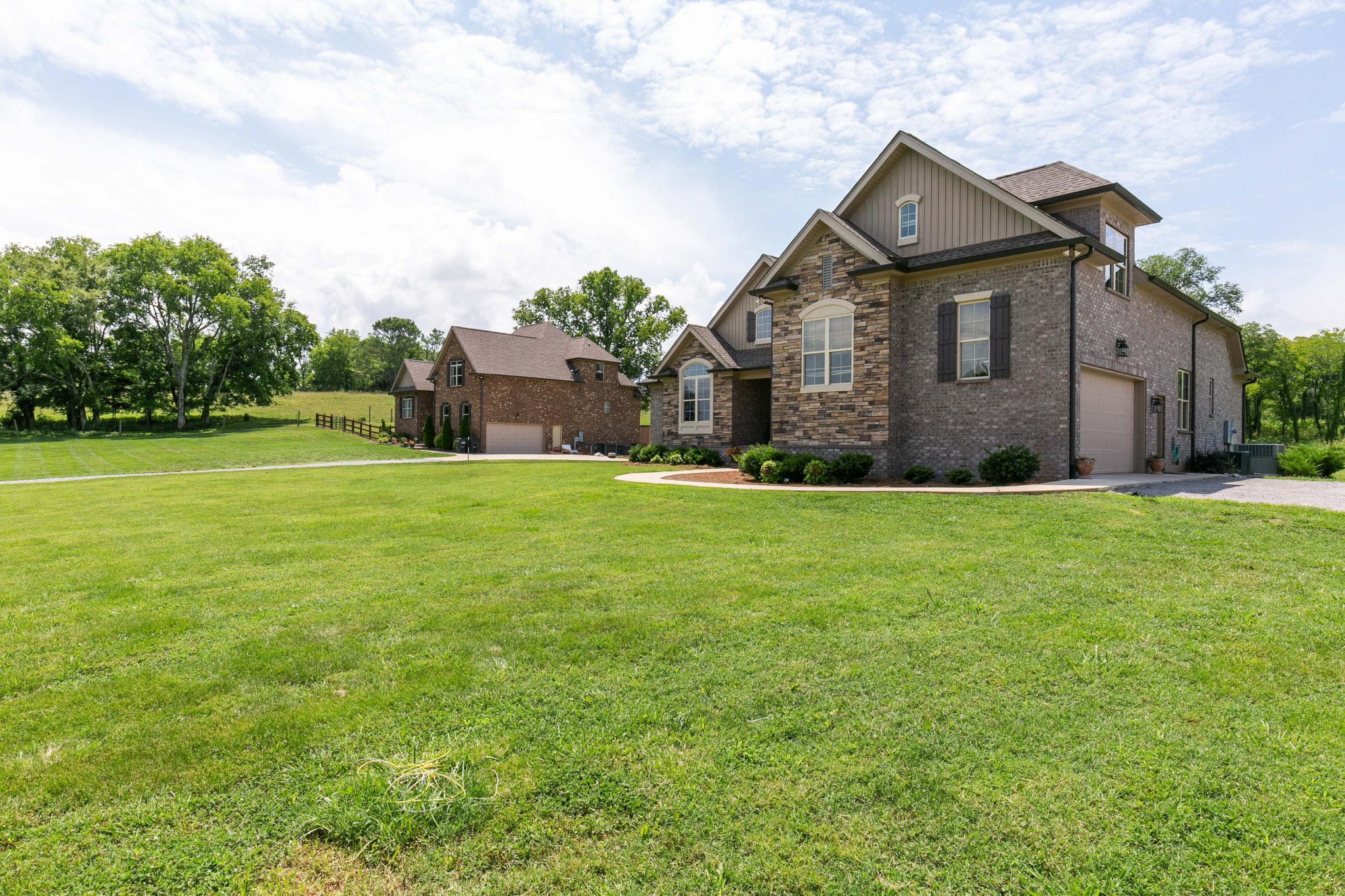 676 Burford Road Lebanon, TN 37087 - Photo 3 of 33 a front view of house with yard and green space