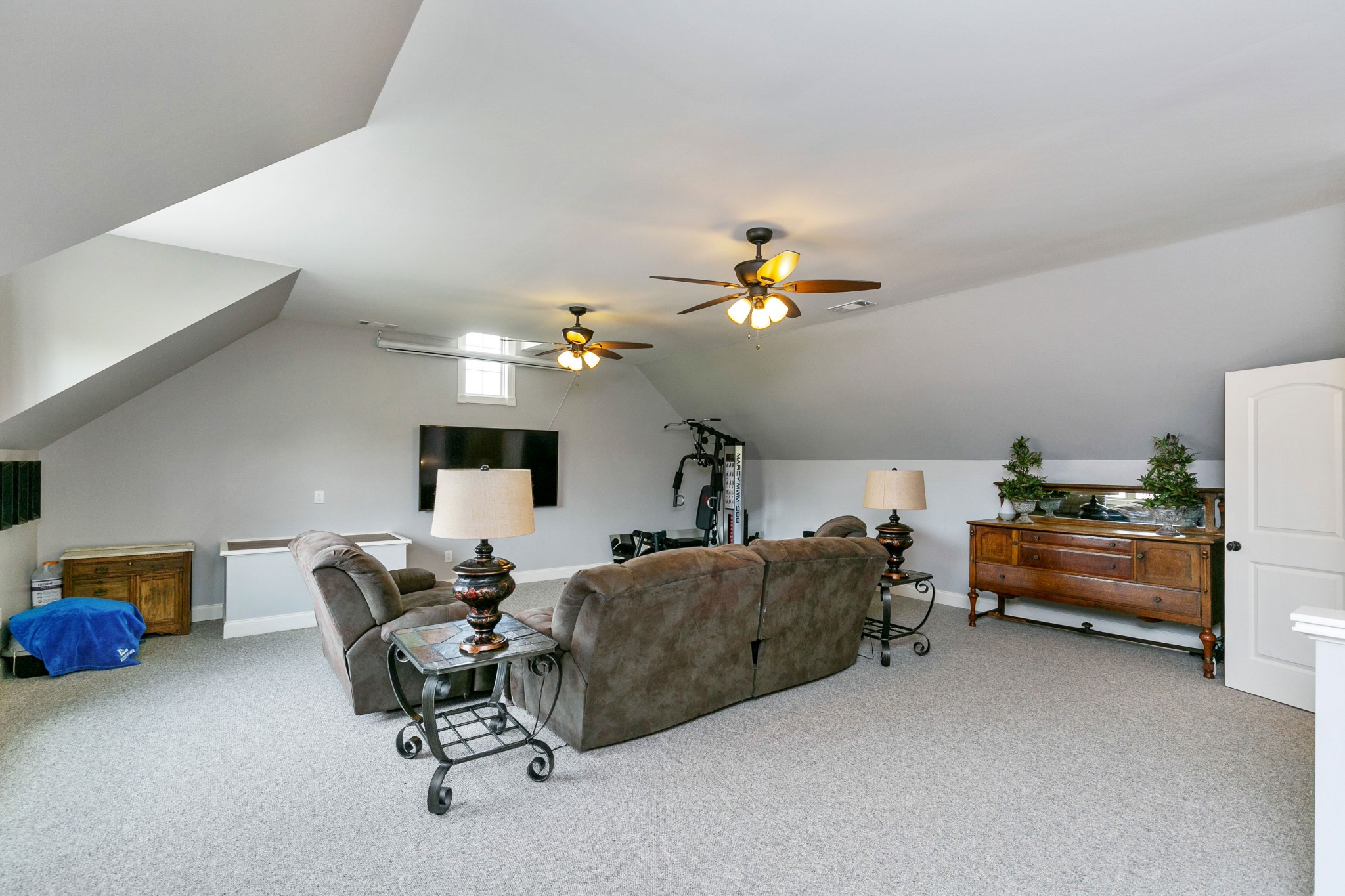 676 Burford Road Lebanon, TN 37087 - Photo 28 of 33 a living room with furniture