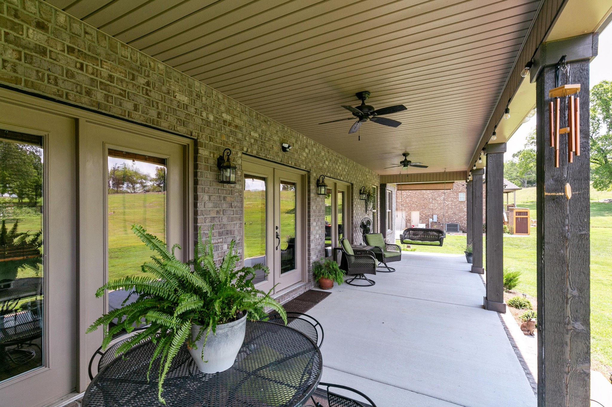 676 Burford Road Lebanon, TN 37087 - Photo 30 of 33 a lobby with furniture and potted plants