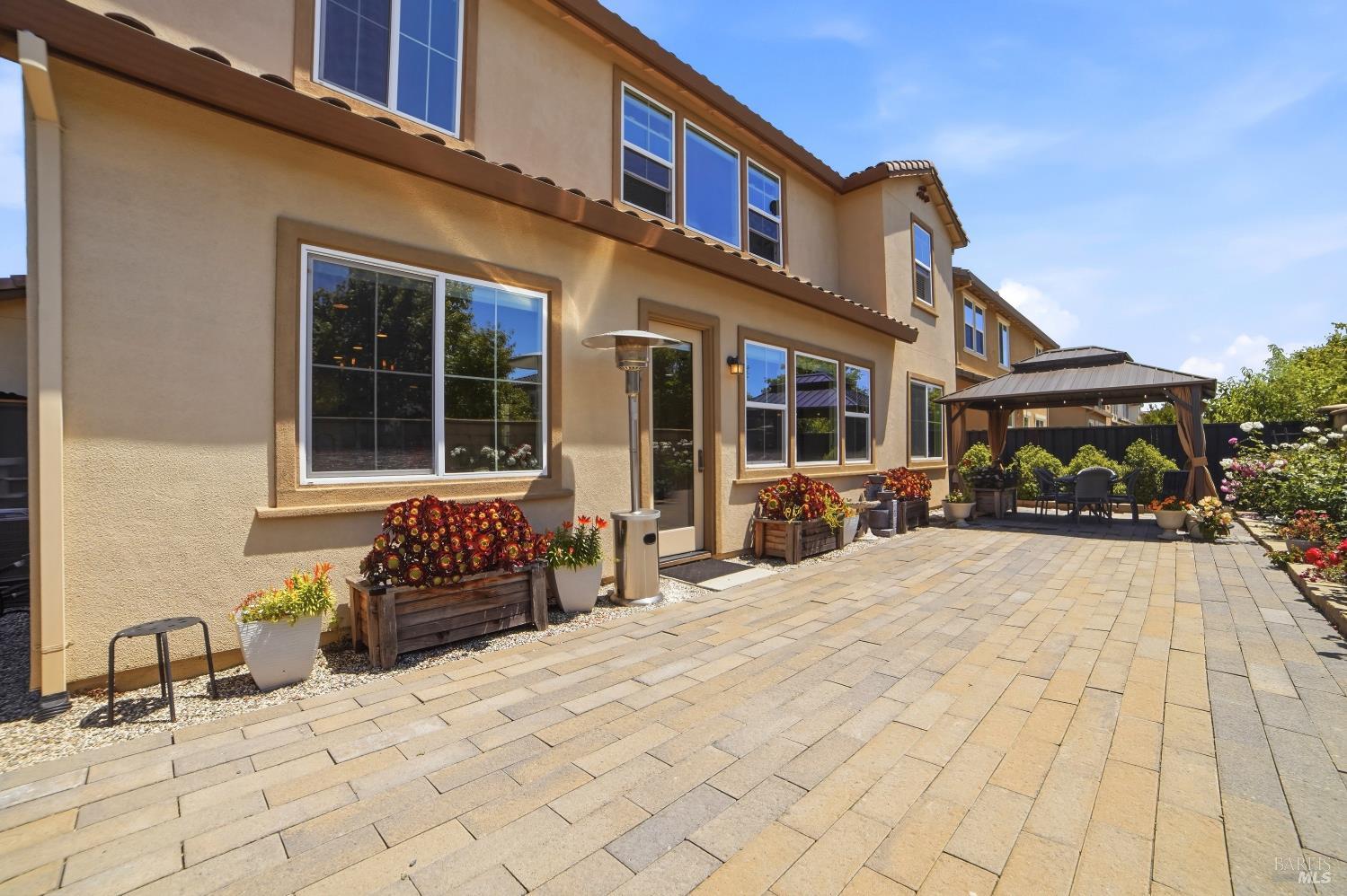 5305 Kirby Place Rohnert Park, CA 94928 - Photo 30 of 37 a view of a building with sitting area