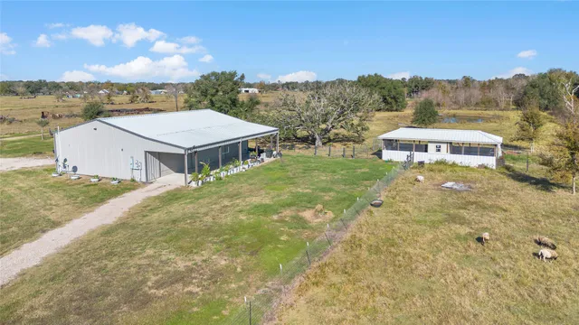 $500,000 | 1210 County Road 32, Angleton, TX 77515
