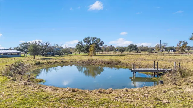 $500,000 | 1210 County Road 32, Angleton, TX 77515