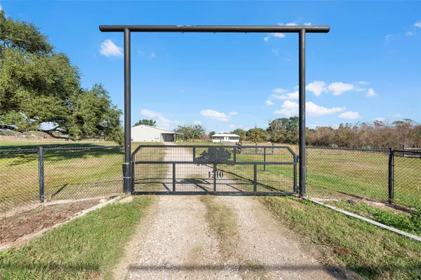 $485,000 | 1210 County Road 32, Angleton, TX 77515