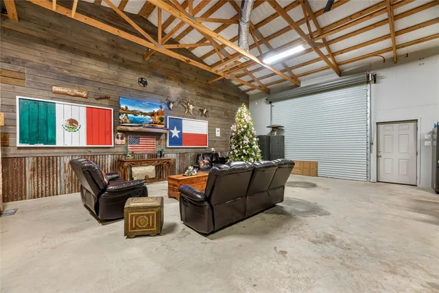 $500,000 | 1210 County Road 32, Angleton, TX 77515