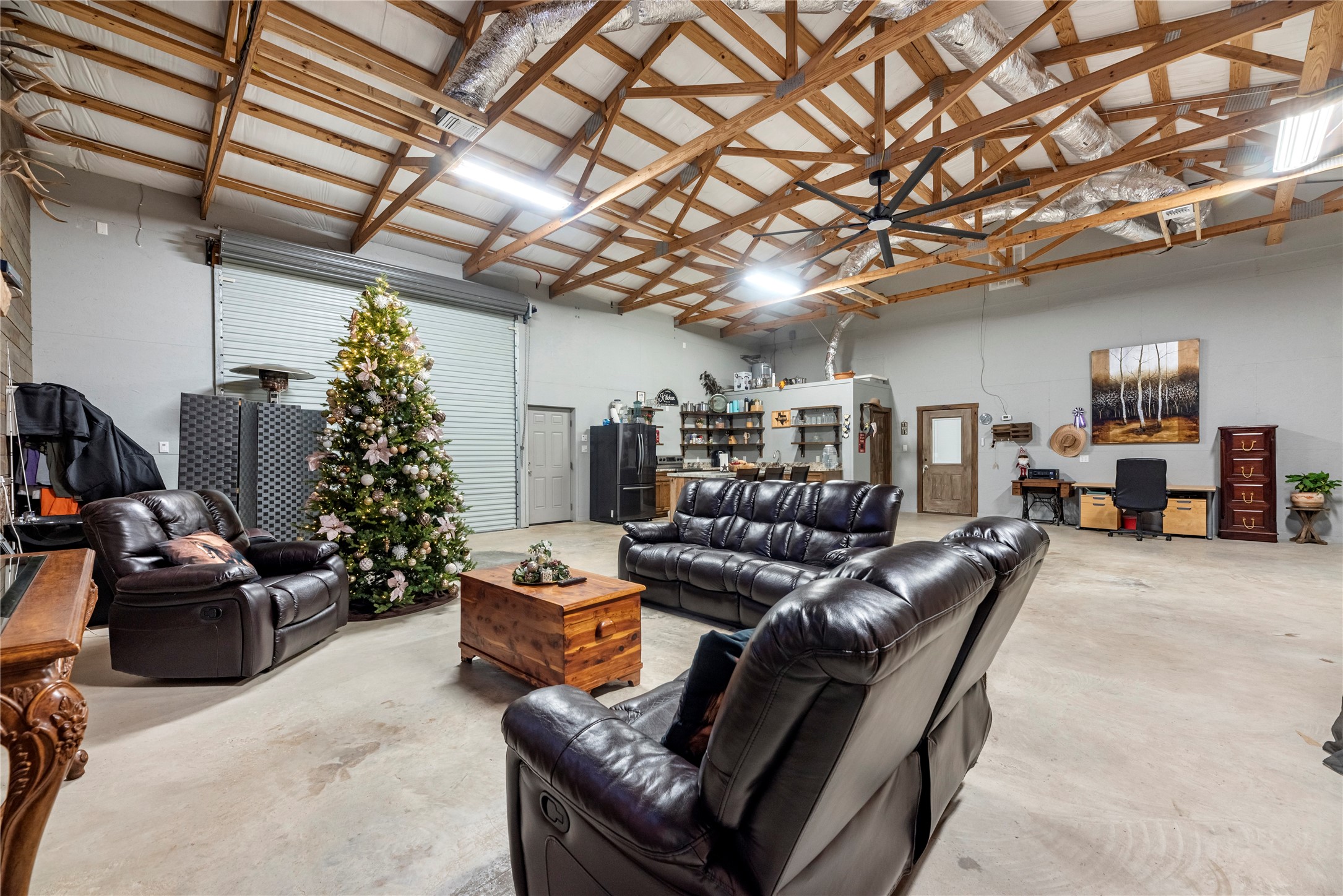 1210 County Road 32 Angleton, TX 77515 - Photo 5 of 17