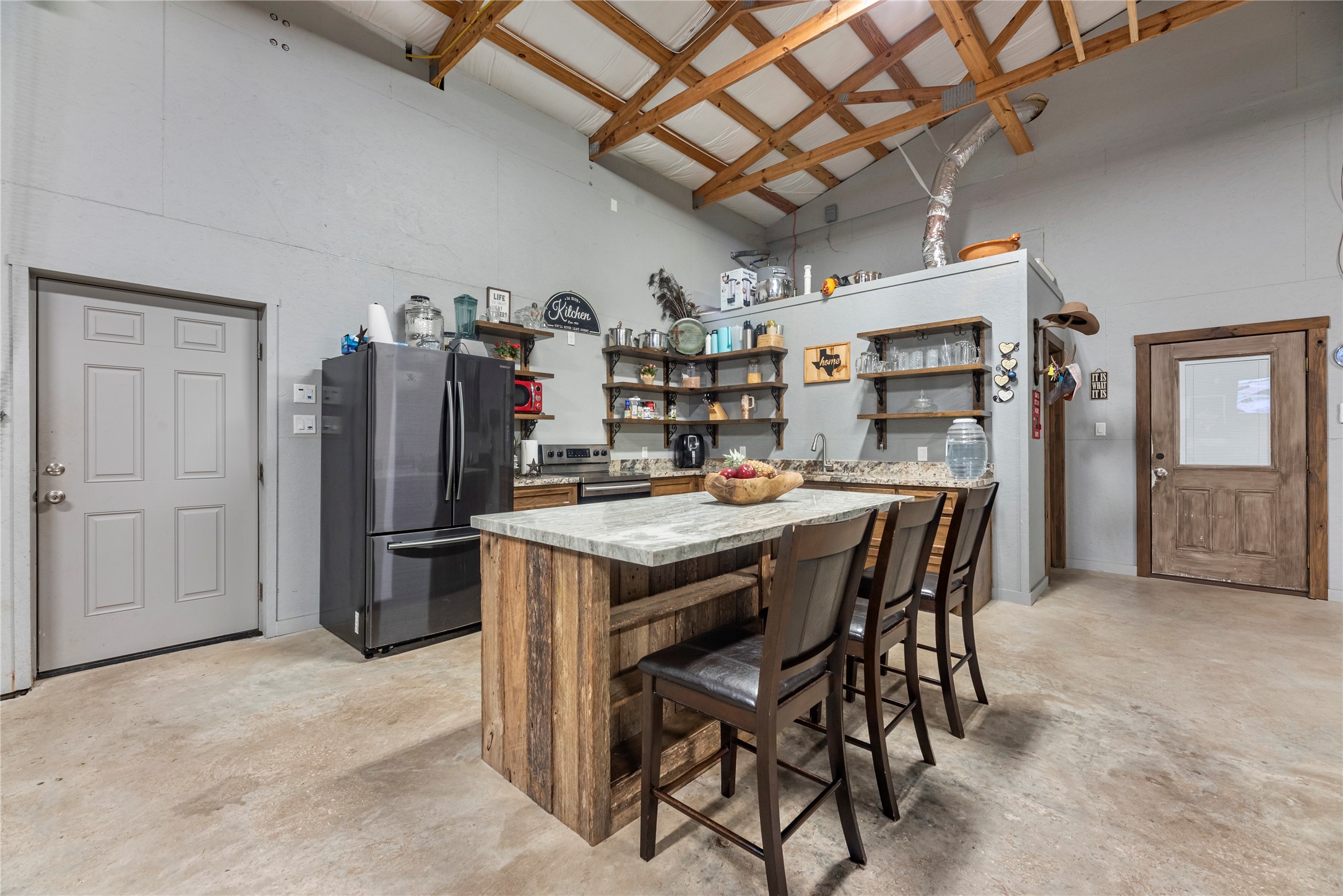 1210 County Road 32 Angleton, TX 77515 - Photo 6 of 17 Kitchen