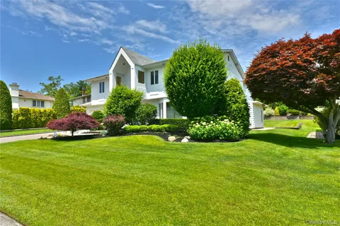 $1,699,998 | 3 Joy Drive, Manhasset Hills, NY 11040