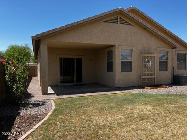 4311 South Splendor Place Gilbert, AZ 85297 - Photo 22 of 24 a front view of the house