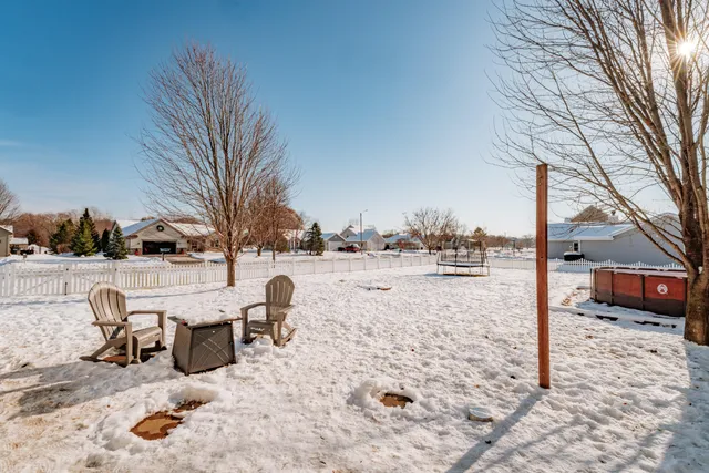 $534,900 | 641 Small Farm Road, Mukwonago, WI 53149