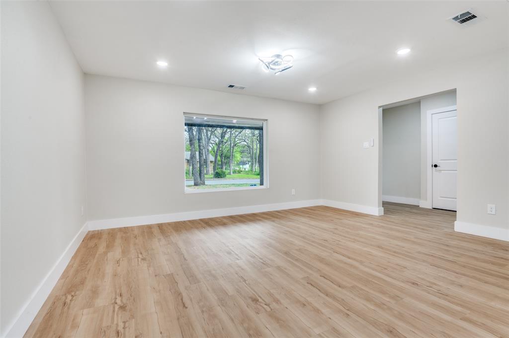 6016 Jacqueline Road Fort Worth, TX 76112 - Photo 8 of 35
