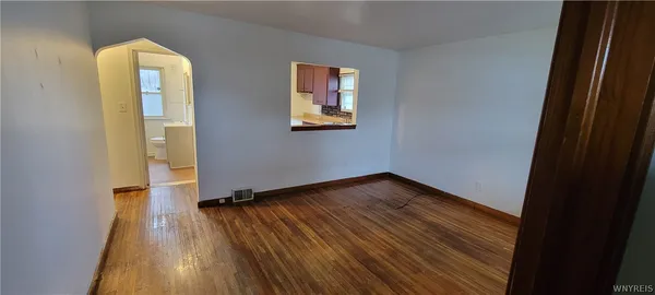 $1,500 | 3563 Sherwood Avenue, Niagara Falls, NY 14301
