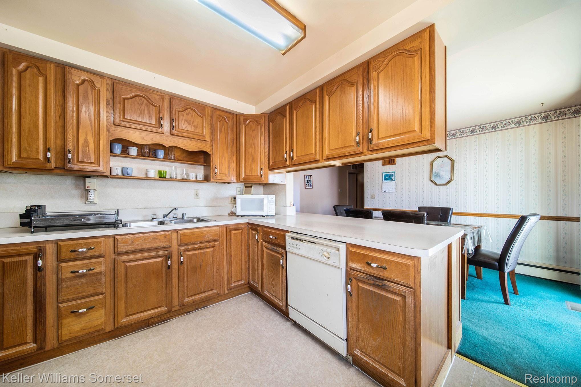 33477 Garfield Road Fraser, MI 48026 - Photo 8 of 18 33477-Garfield_4.jpg