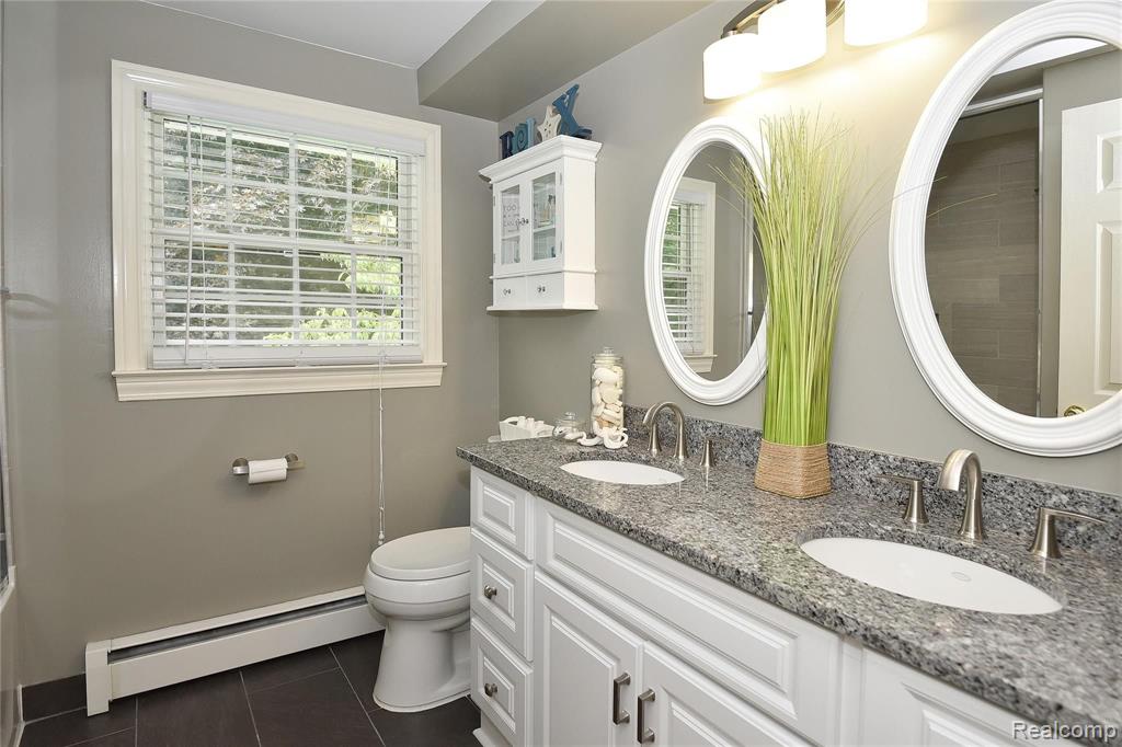 6937 Beach Road Troy, MI 48098 - Photo 32 of 39