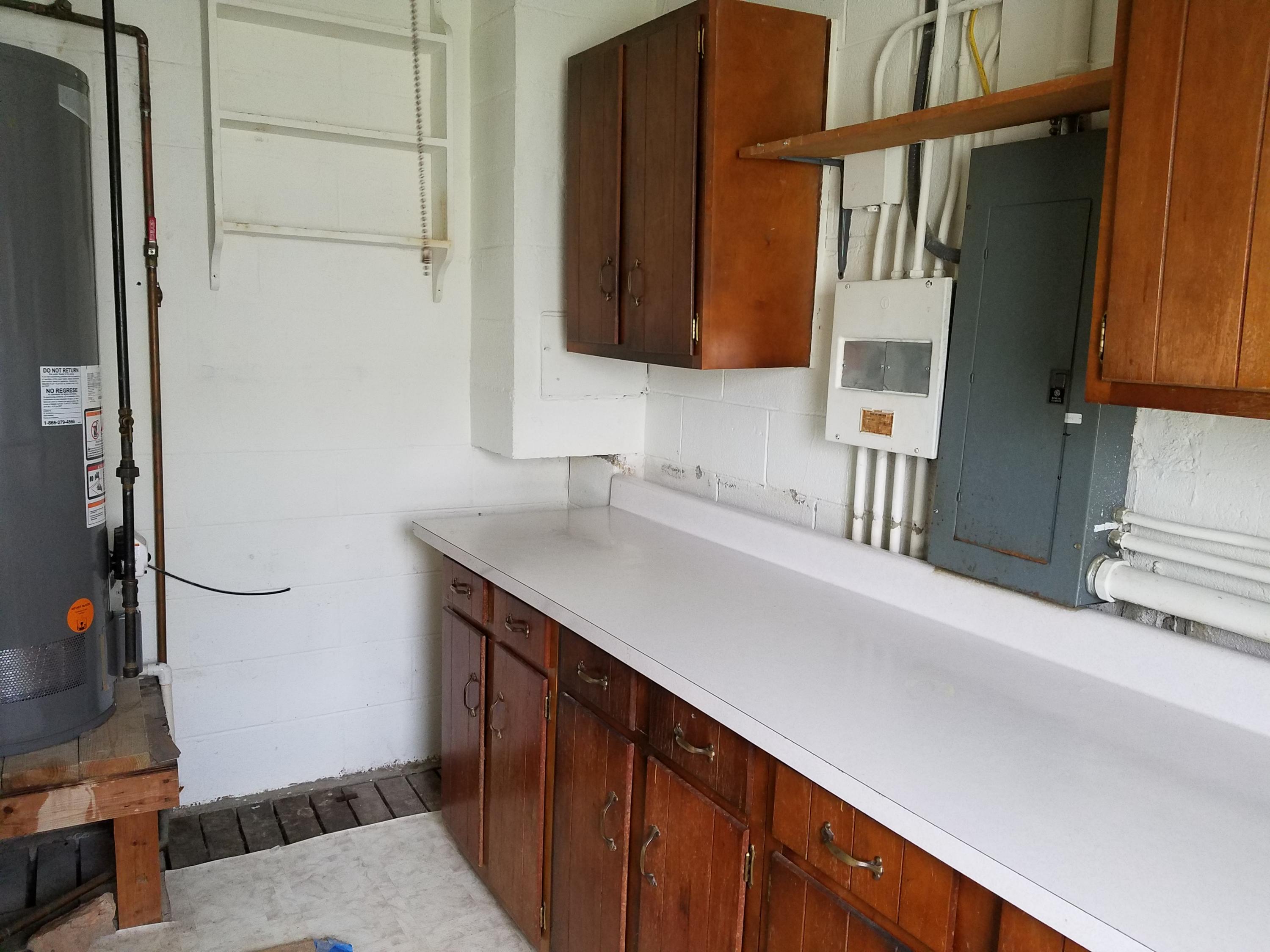 124 South Purdue Avenue Oak Ridge, TN 37830 - Photo 8 of 14 Laundry Room