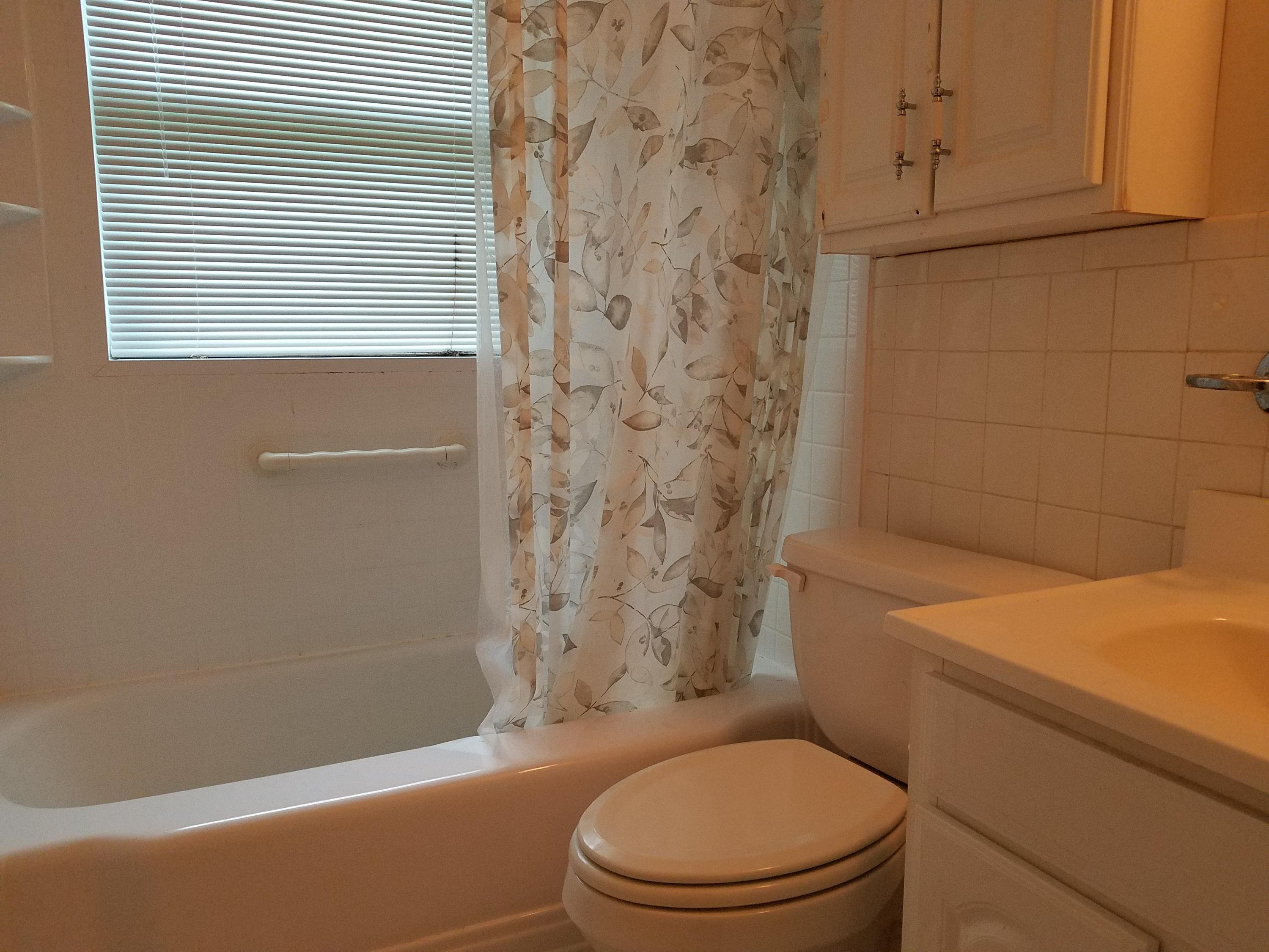 124 South Purdue Avenue Oak Ridge, TN 37830 - Photo 9 of 14 Hall Bath
