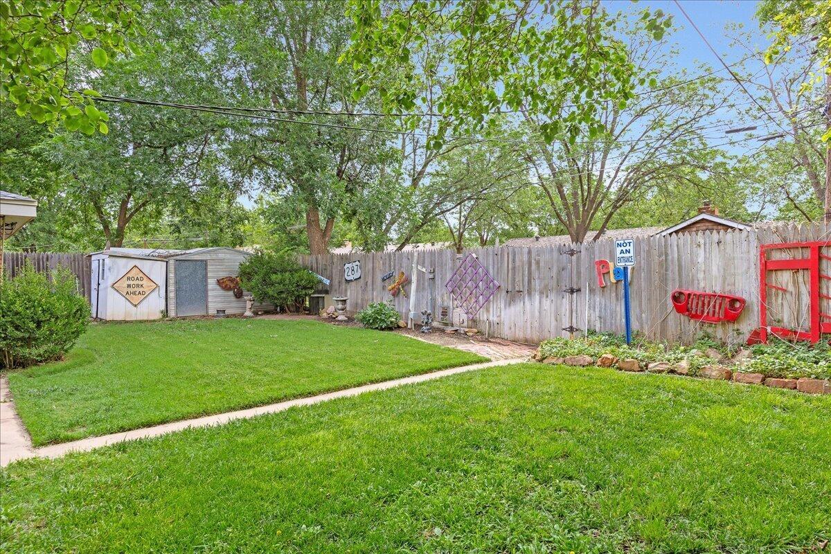 6215 Elmhurst Road Amarillo, TX 79106 - Photo 33 of 33 34-Back Yard