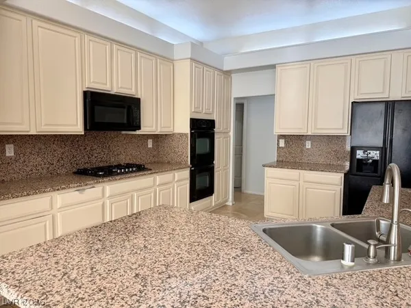 $3,105 | 1612 Hidden Spring Drive, Las Vegas, NV 89117