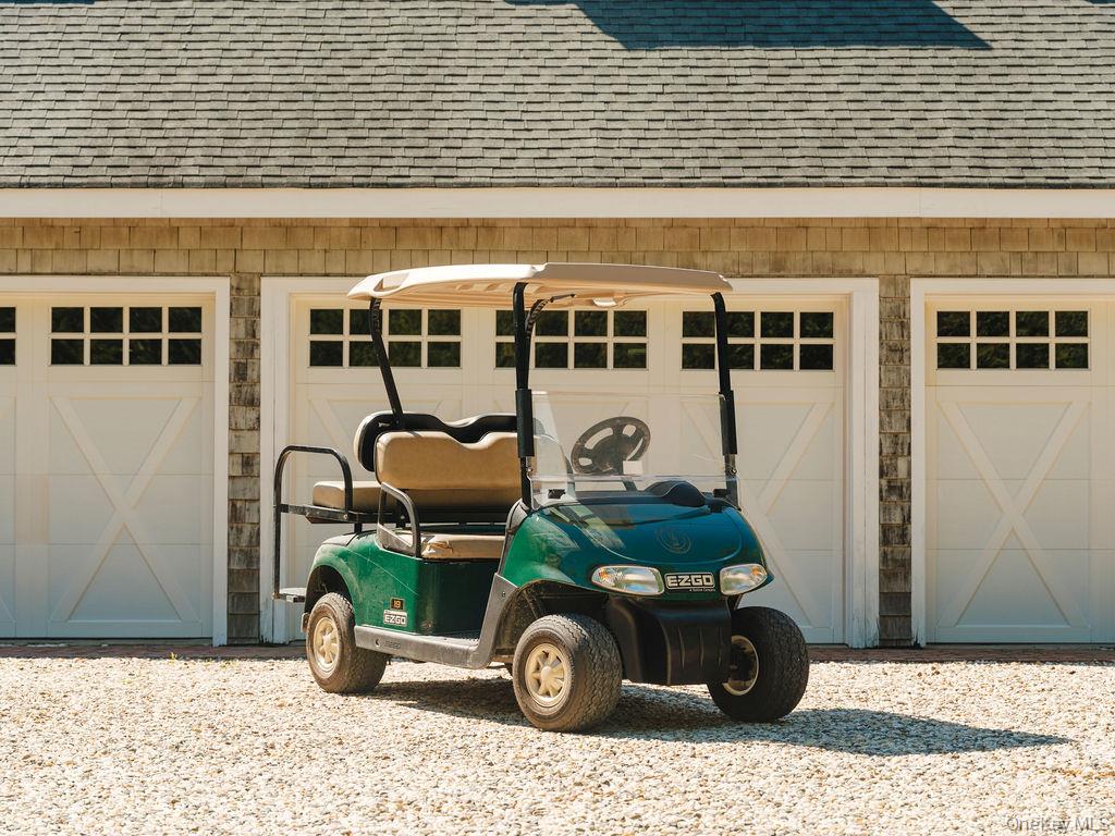 10947 North Bayview Road Southold, NY 11971 - Photo 6 of 43 View of garage