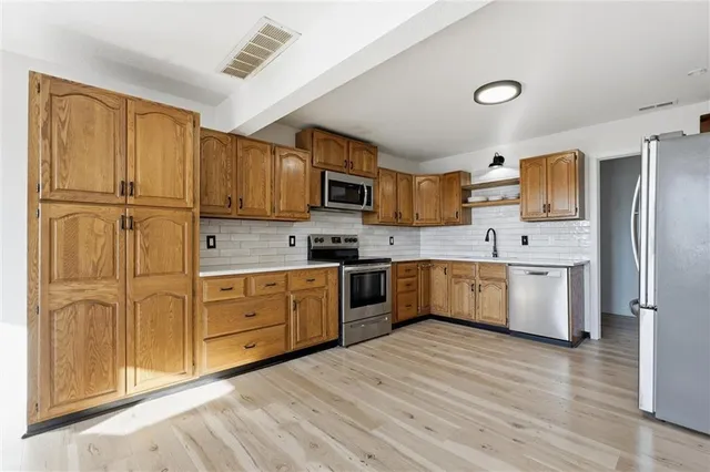 $535,000 | 30902 East Major Road, Grain Valley, MO 64029