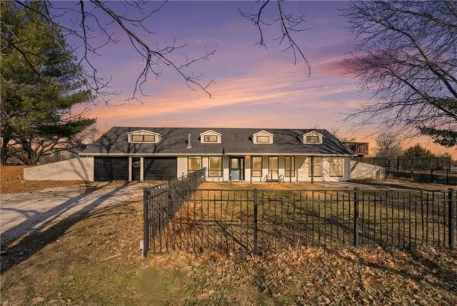 $535,000 | 30902 East Major Road, Grain Valley, MO 64029