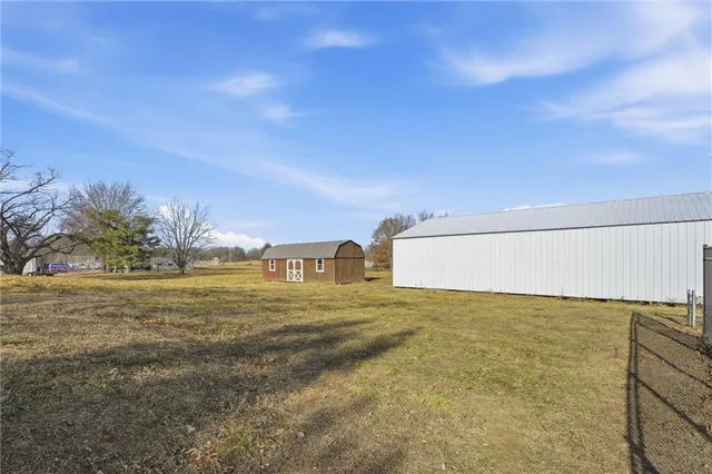 $535,000 | 30902 East Major Road, Grain Valley, MO 64029