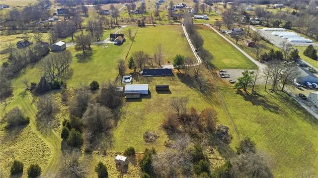 $535,000 | 30902 East Major Road, Grain Valley, MO 64029