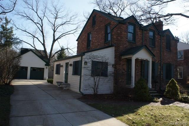 26 Amherst Road Pleasant Ridge, MI 48069 - Photo 4 of 43 side view 2.JPG