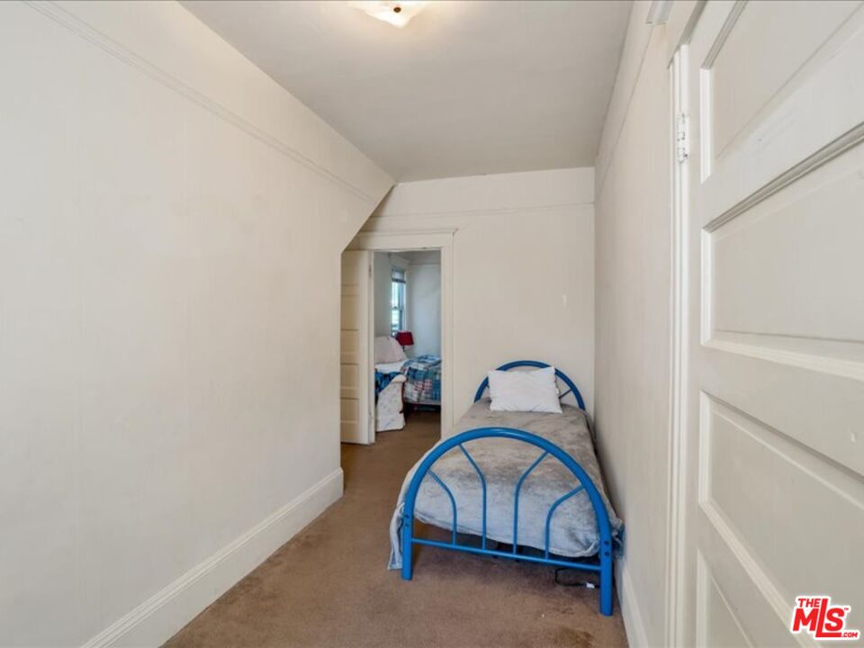 2057 Emerson Street Berkeley, CA 94703 - Photo 14 of 37 a view of hall way with furniture