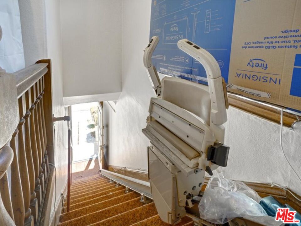 2057 Emerson Street Berkeley, CA 94703 - Photo 20 of 37 a bathroom with a sink and a mirror