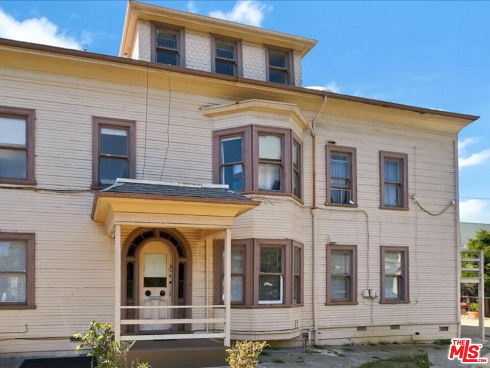 2057 Emerson Street Berkeley, CA 94703 - Photo 3 of 37 a front view of a building