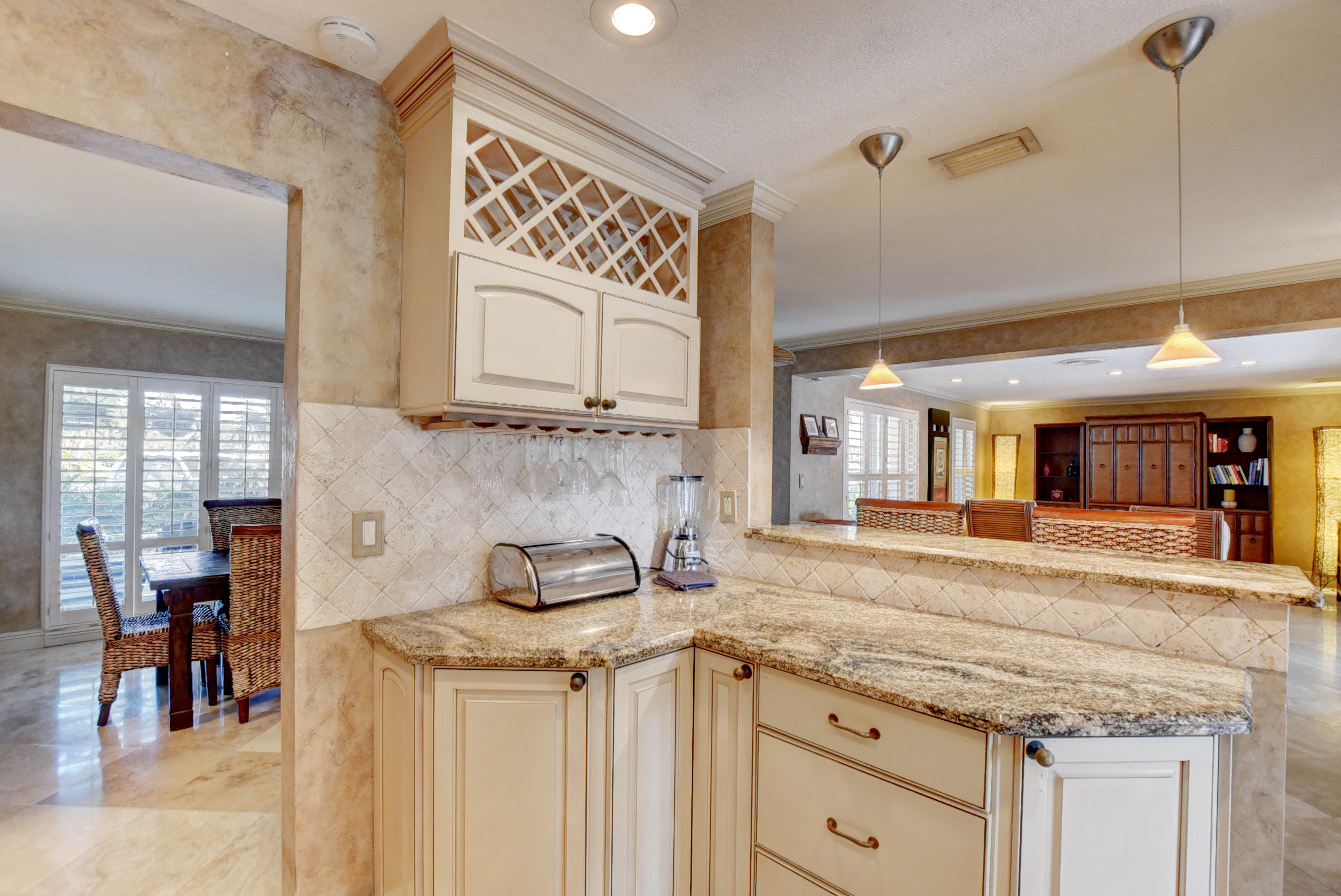 699 Southwest 8th Terrace Boca Raton, FL 33486 - Photo 14 of 40 Kitchen
